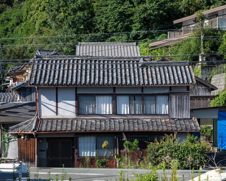3. 広島市にお住まいのS様が、「遺言書がなく共有名義のまま放置された実家の売却に成功した事例」
