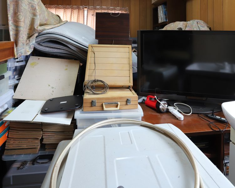 1. 広島市にお住まいのK様が、「物が溢れた実家を、片付けをせずにそのまま買取で売却した事例」
